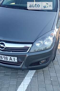 Хэтчбек Opel Astra 2011 в Киеве