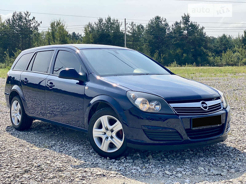 Opel Astra 2012