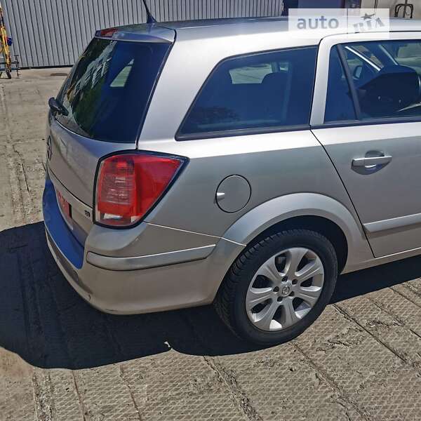 Універсал Opel Astra 2004 в Олександрії