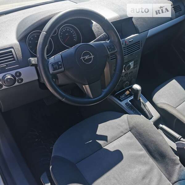Універсал Opel Astra 2004 в Олександрії