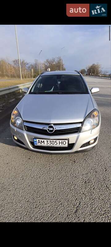 Универсал Opel Astra 2008 в Житомире