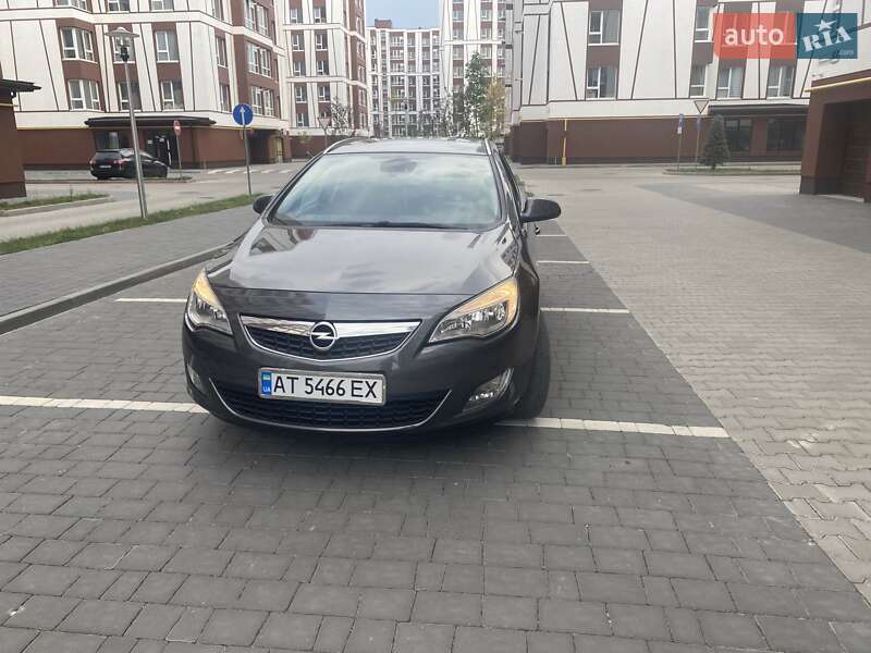 Opel Astra 2011