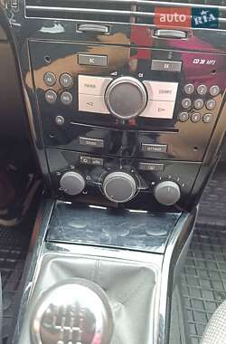 Универсал Opel Astra 2010 в 