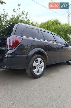 Универсал Opel Astra 2010 в 