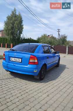 Хэтчбек Opel Astra 2001 в 