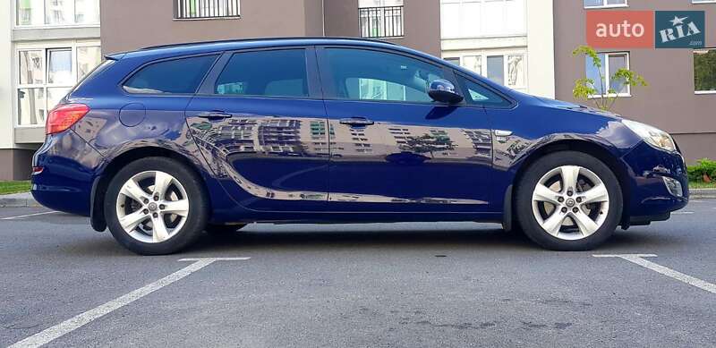 Универсал Opel Astra 2012 в Виннице