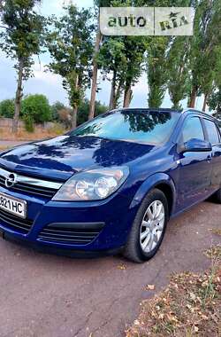 Универсал Opel Astra 2006 в Тростянце