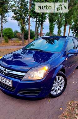 Универсал Opel Astra 2006 в Тростянце