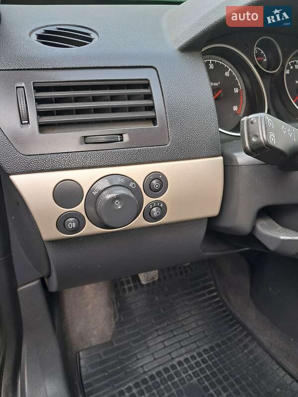 Универсал Opel Astra 2008 в Виньковцах