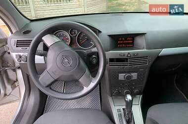 Универсал Opel Astra 2005 в 