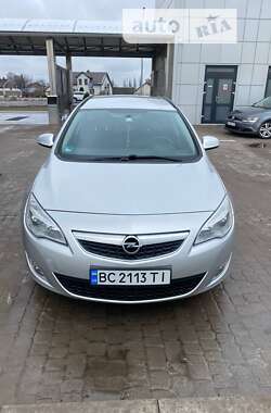 Універсал Opel Astra 2011 в Судовій Вишні