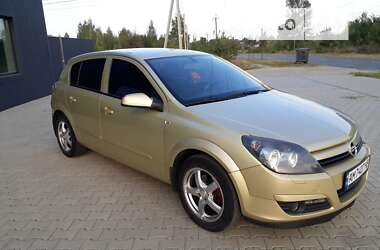 Хэтчбек Opel Astra 2004 в Малине