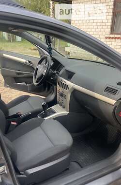 Универсал Opel Astra 2007 в Звягеле