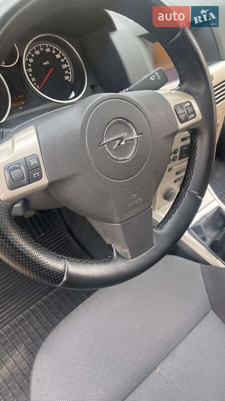Универсал Opel Astra 2007 в Звягеле