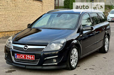 Універсал Opel Astra 2009 в Рівному