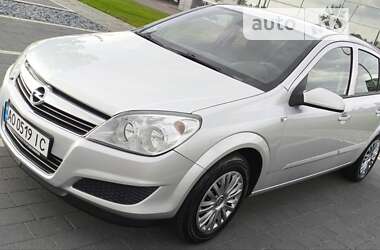 Хэтчбек Opel Astra 2007 в Мукачево