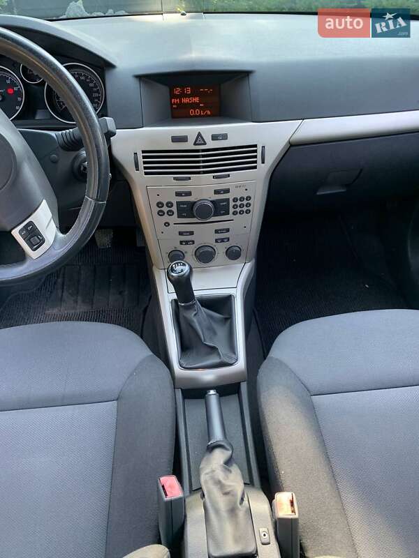 Универсал Opel Astra 2008 в Ровно