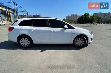 Универсал Opel Astra 2013 в 