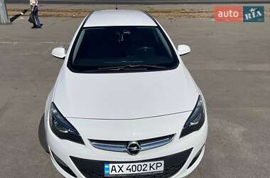 Универсал Opel Astra 2013 в 