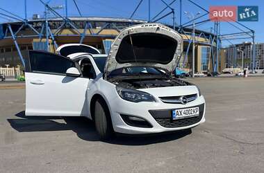 Универсал Opel Astra 2013 в 