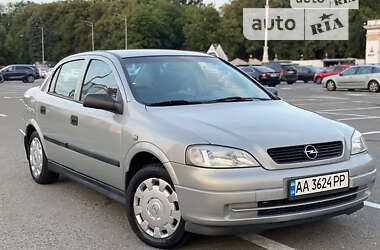 Седан Opel Astra 2007 в Ахтырке