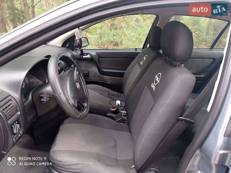 Седан Opel Astra 2006 в Владимирце