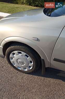 Седан Opel Astra 2006 в 