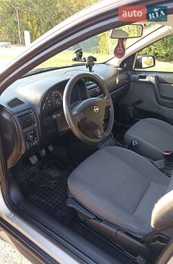 Седан Opel Astra 2006 в 