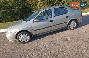 Седан Opel Astra 2006 в 