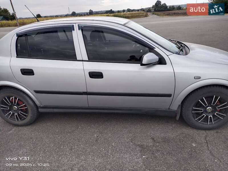Седан Opel Astra 2001 в Ичне