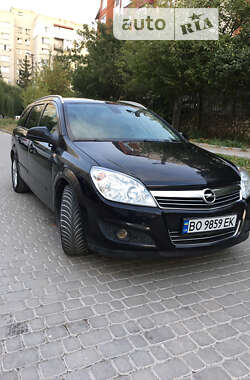 Универсал Opel Astra 2010 в Тернополе