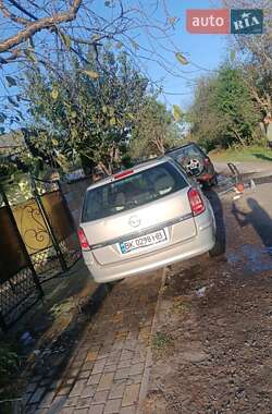 Хетчбек Opel Astra 2008 в 