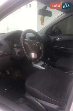 Хэтчбек Opel Astra 2011 в Каменец-Подольском фото 3 Хэтчбек Opel Astra 2011 в Каменец-Подольском