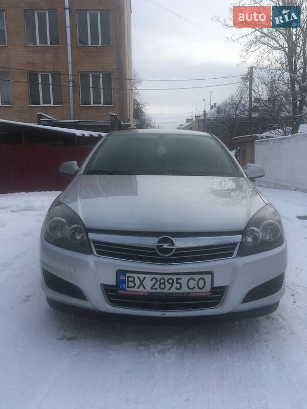 Хэтчбек Opel Astra 2011 в Каменец-Подольском