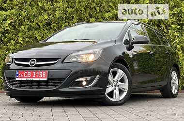 Универсал Opel Astra 2013 в Стрые