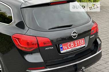 Универсал Opel Astra 2013 в Стрые