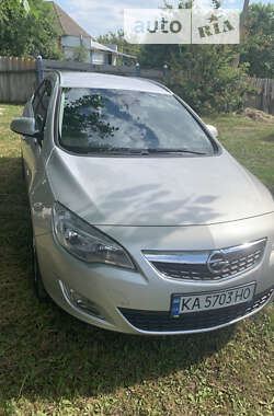 Універсал Opel Astra 2011 в Києві