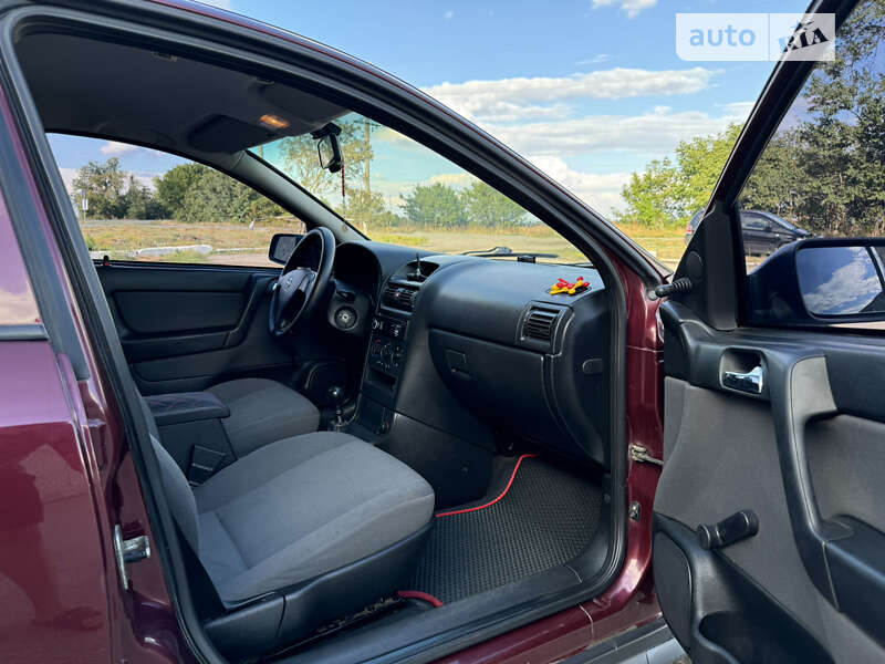 Седан Opel Astra 2006 в Новом Буге фото 15 Седан Opel Astra 2006 в Новом Буге