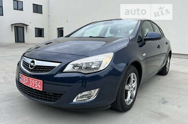 Хэтчбек Opel Astra 2010 в Луцке