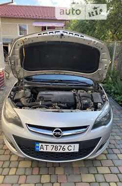 Універсал Opel Astra 2013 в Івано-Франківську