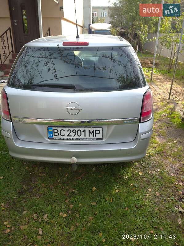 Универсал Opel Astra 2009 в Львове
