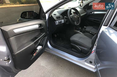 Универсал Opel Astra 2005 в 