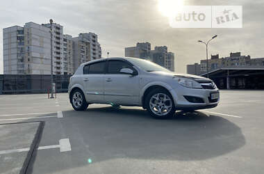 Хэтчбек Opel Astra 2007 в Киеве