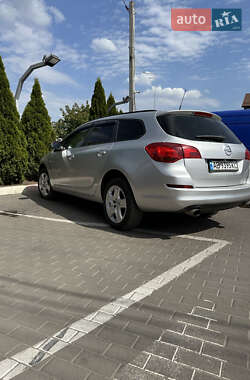 Универсал Opel Astra 2011 в 