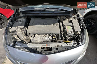 Универсал Opel Astra 2011 в 