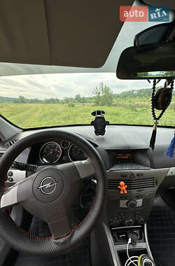 Универсал Opel Astra 2006 в 
