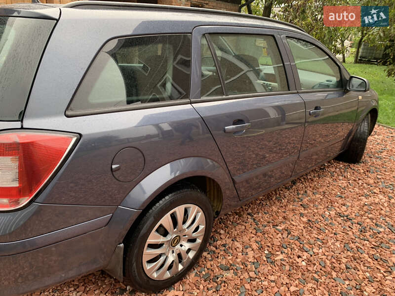 Универсал Opel Astra 2008 в Дрогобыче
