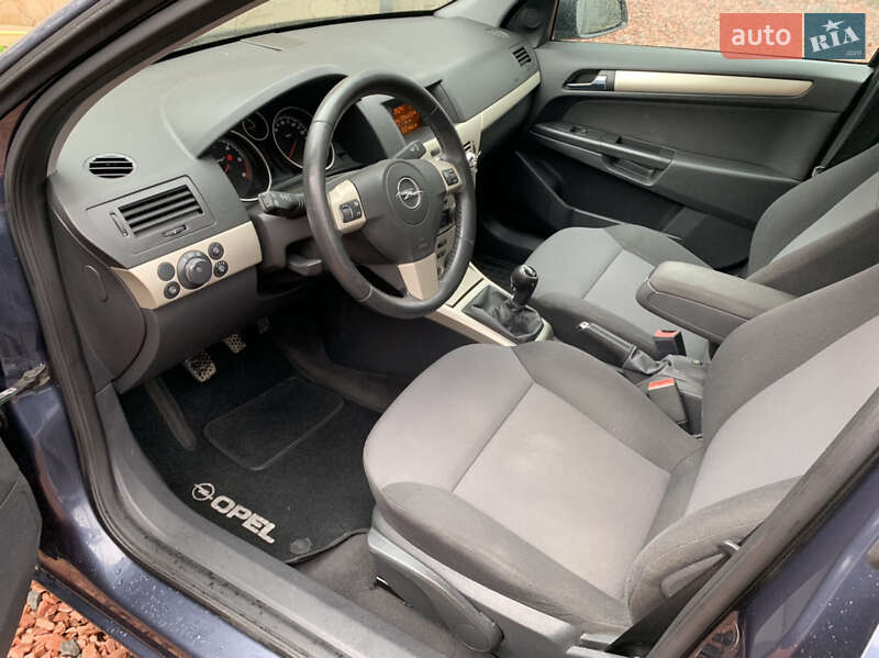 Универсал Opel Astra 2008 в Дрогобыче