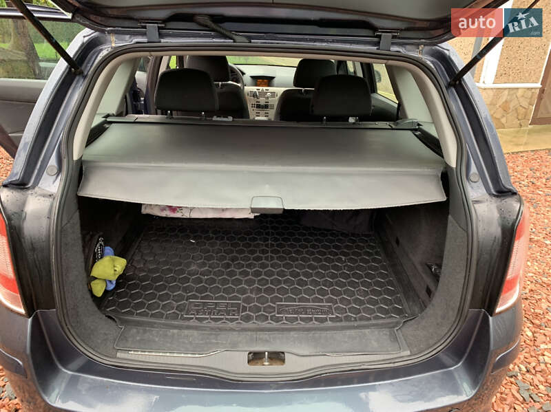 Универсал Opel Astra 2008 в Дрогобыче