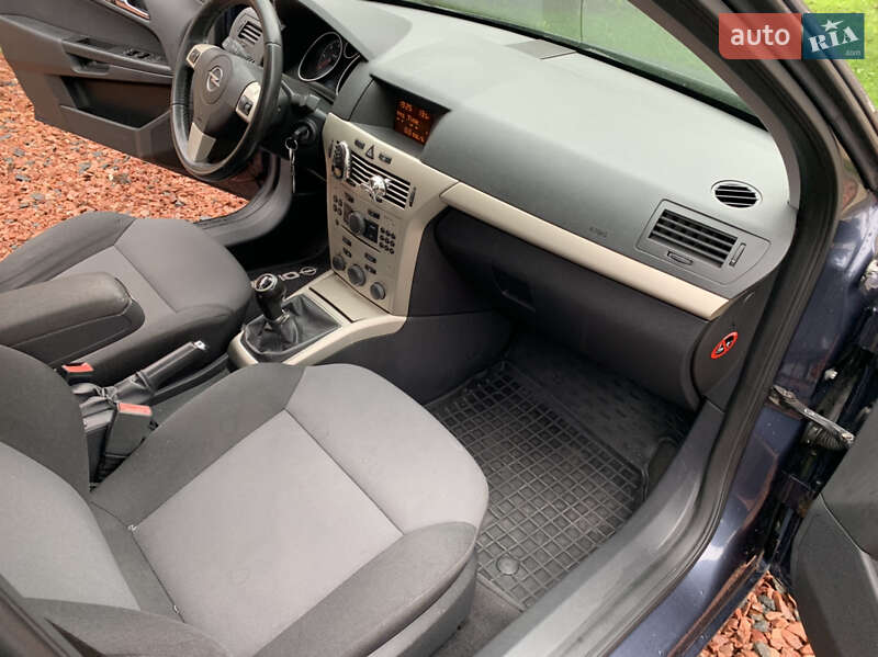 Универсал Opel Astra 2008 в Дрогобыче